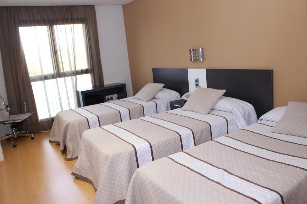 Ciutat D'amposta 3*